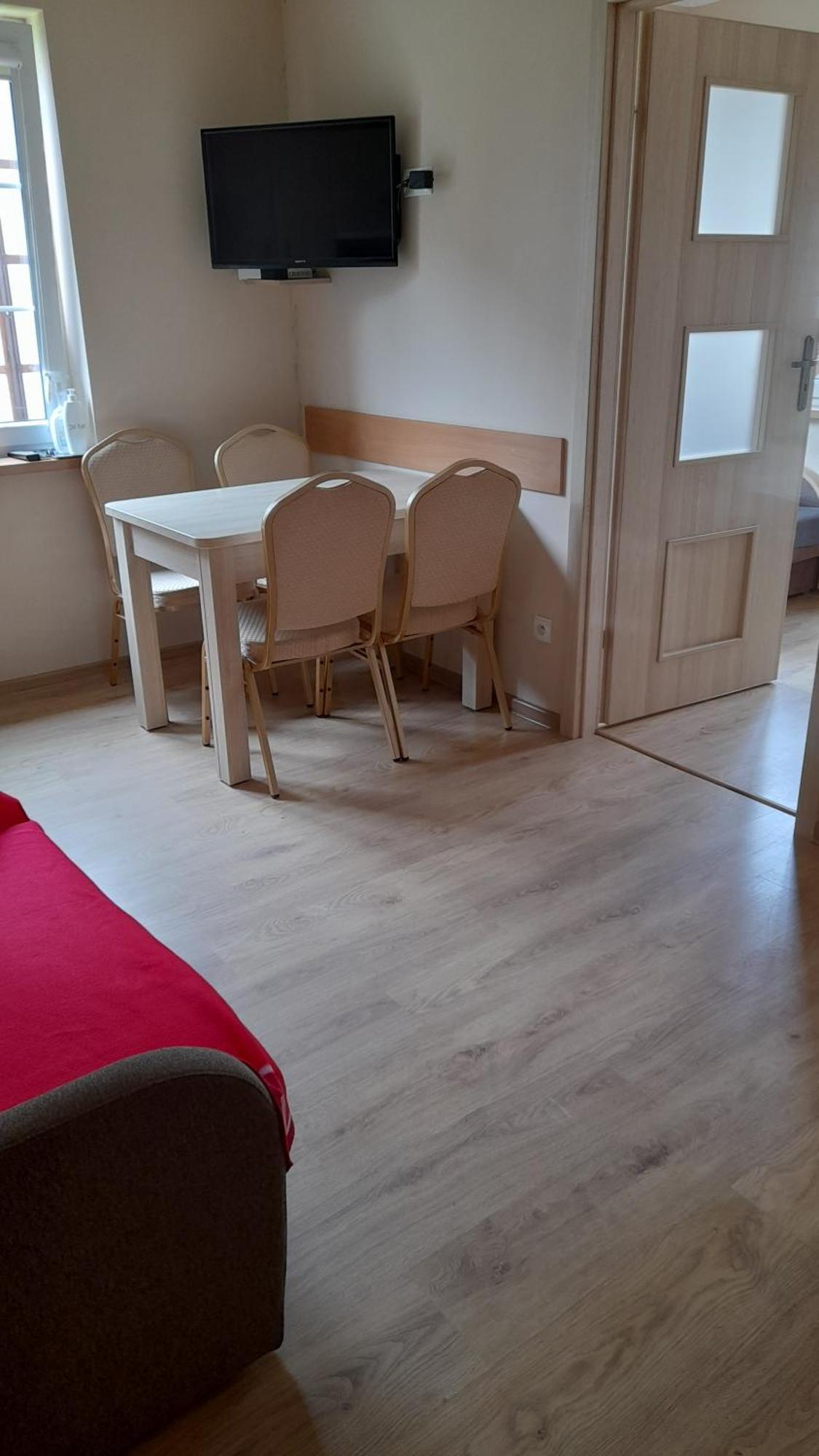 Apartamenty Przy Brzegu 罗威 外观 照片