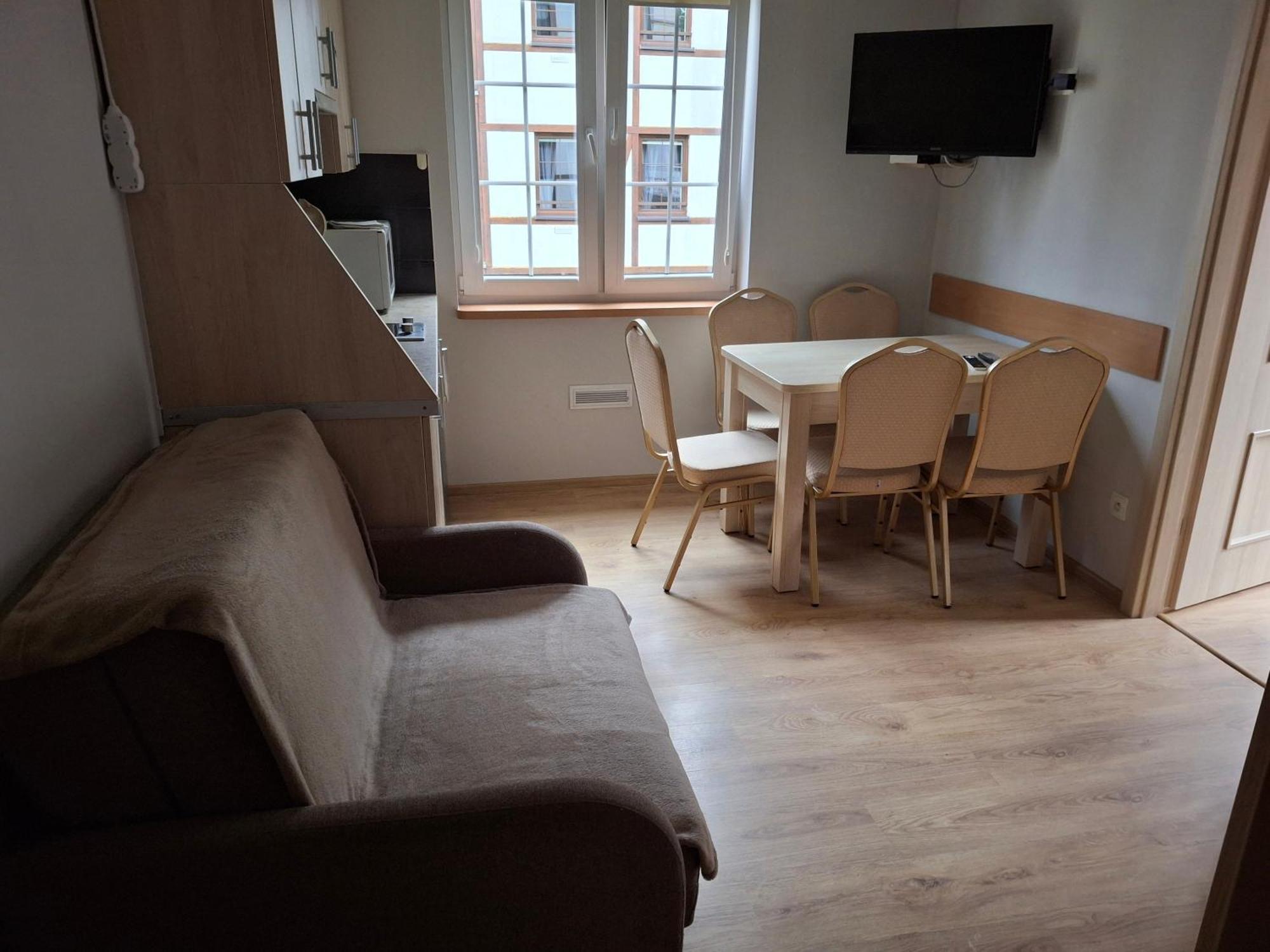 Apartamenty Przy Brzegu 罗威 外观 照片
